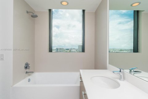 Copropriété à louer à Miami, Floride: 2 chambres, 100.71 m2 № 2080513 - photo 7