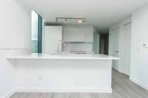 Copropriété à louer à Miami, Floride: 2 chambres, 100.71 m2 № 2080513 - photo 11