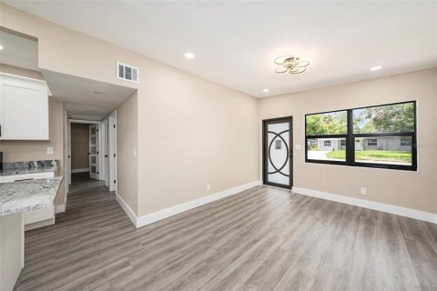 House in Tampa, Florida 3 bedrooms, 101.73 sq.m. № 1878203 - photo 4