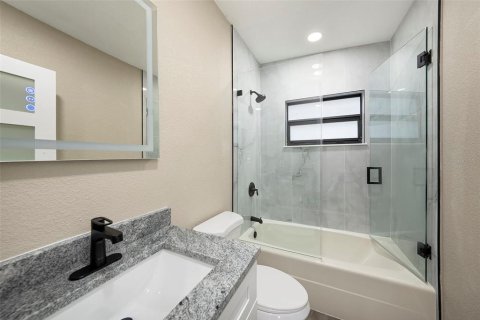 House in Tampa, Florida 3 bedrooms, 101.73 sq.m. № 1878203 - photo 14