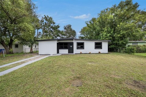 House in Tampa, Florida 3 bedrooms, 101.73 sq.m. № 1878203 - photo 1