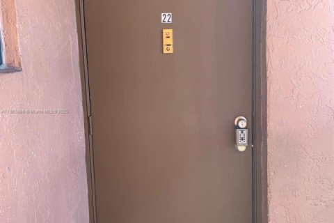 Copropriété à louer à Hialeah, Floride: 2 chambres, 69.68 m2 № 1897174 - photo 19