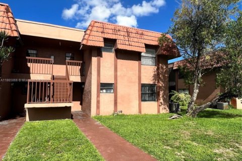 Copropriété à louer à Hialeah, Floride: 2 chambres, 69.68 m2 № 1897174 - photo 20