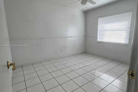 Copropriété à louer à Hialeah, Floride: 2 chambres, 69.68 m2 № 1897174 - photo 10
