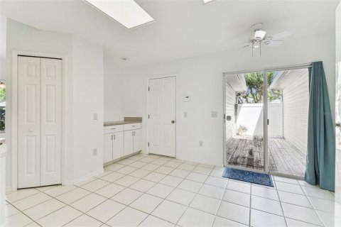Condo in Lutz, Florida, 3 bedrooms  № 1745504 - photo 22