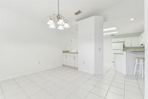 Condo in Lutz, Florida, 3 bedrooms  № 1745504 - photo 16