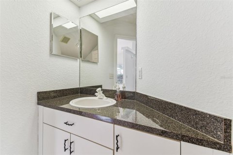 Condo in Lutz, Florida, 3 bedrooms  № 1745504 - photo 25