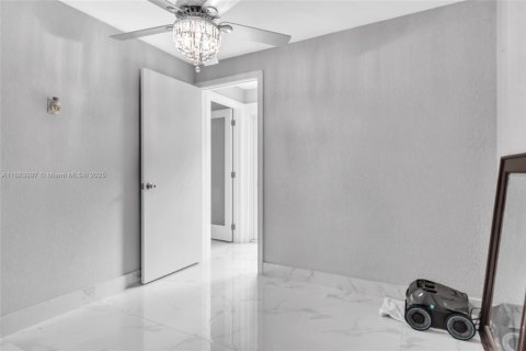 Casa en alquiler en Homestead, Florida, 4 dormitorios, 111.48 m2 № 1930177 - foto 24