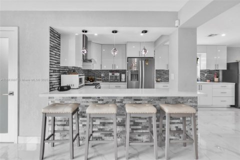 Casa en alquiler en Homestead, Florida, 4 dormitorios, 111.48 m2 № 1930177 - foto 12