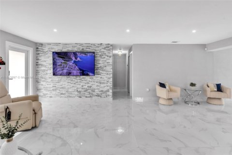 Casa en alquiler en Homestead, Florida, 4 dormitorios, 111.48 m2 № 1930177 - foto 13
