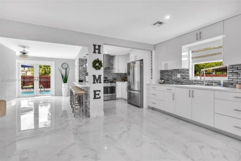 Casa en alquiler en Homestead, Florida, 4 dormitorios, 111.48 m2 № 1930177 - foto 14