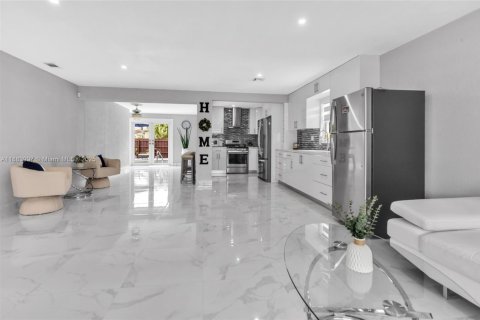 Casa en alquiler en Homestead, Florida, 4 dormitorios, 111.48 m2 № 1930177 - foto 8