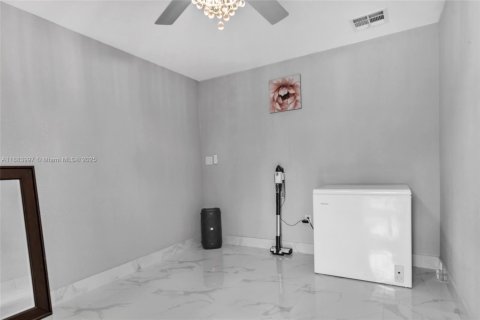Casa en alquiler en Homestead, Florida, 4 dormitorios, 111.48 m2 № 1930177 - foto 23