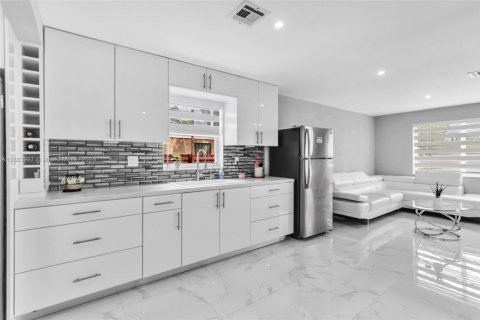 Casa en alquiler en Homestead, Florida, 4 dormitorios, 111.48 m2 № 1930177 - foto 10