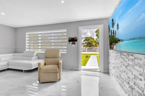Casa en alquiler en Homestead, Florida, 4 dormitorios, 111.48 m2 № 1930177 - foto 4