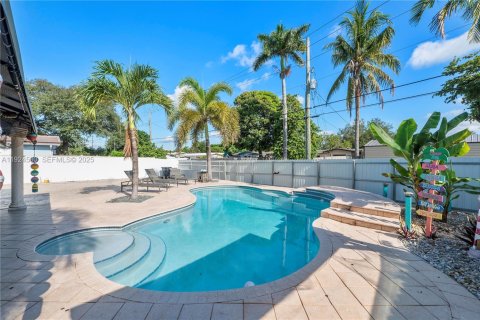 Casa en venta en Hollywood, Florida, 3 dormitorios, 156.82 m2 № 1982920 - foto 30