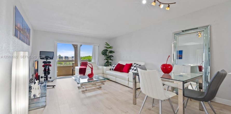 Condo à Miami, Floride, 1 chambre  № 2066276