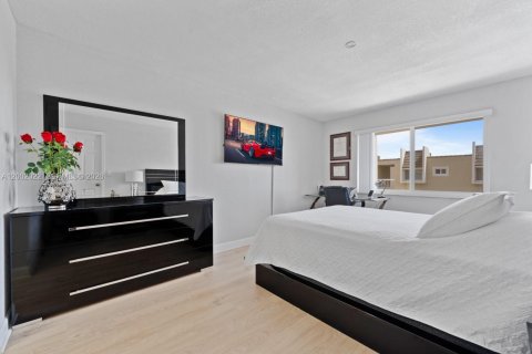 Copropriété à vendre à Miami, Floride: 1 chambre, 66.15 m2 № 2066276 - photo 8