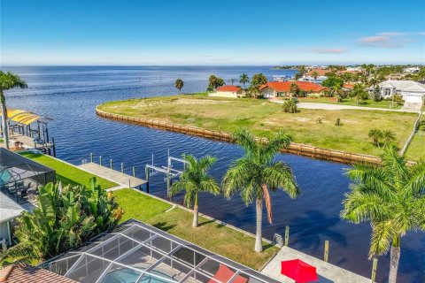 Купить виллу или дом в Порт-Шарлотт, Флорида 4 комнаты, 226.5м2, № 2314345 - фото 3