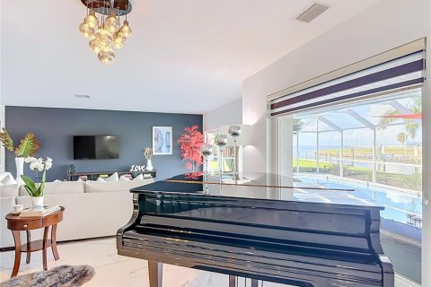 Купить виллу или дом в Порт-Шарлотт, Флорида 4 комнаты, 226.5м2, № 2314345 - фото 10