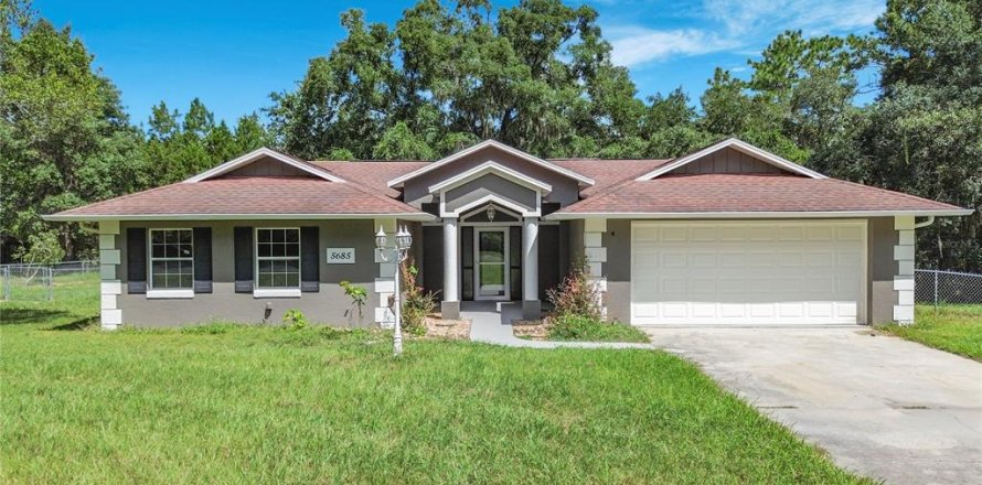 Casa en Inverness, Florida 3 dormitorios, 158.4 m2 № 2387683