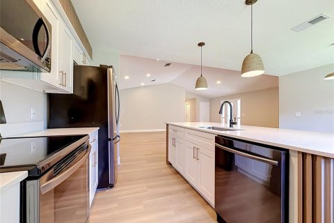 Casa en venta en Inverness, Florida, 3 dormitorios, 158.4 m2 № 2387683 - foto 12
