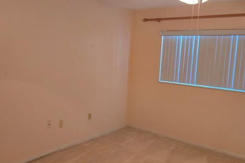 Condominio en alquiler en Saint Petersburg, Florida, 1 dormitorio, 98.01 m2 № 2418420 - foto 13