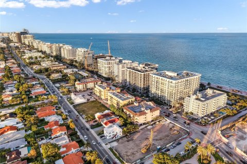 Condominio en alquiler en Surfside, Florida, 1 dormitorio, 67.82 m2 № 2025694 - foto 5