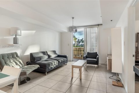 Condominio en alquiler en Surfside, Florida, 1 dormitorio, 67.82 m2 № 2025694 - foto 8