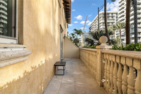 Condominio en alquiler en Surfside, Florida, 1 dormitorio, 67.82 m2 № 2025694 - foto 18