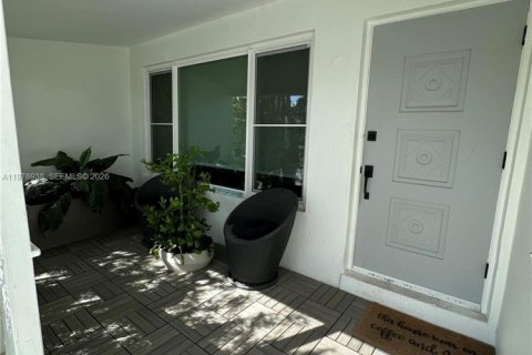 Купить виллу или дом в Холливуд, Флорида 3 спальни, 141.21м2, № 2046308 - фото 2