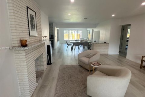 Купить виллу или дом в Холливуд, Флорида 3 спальни, 141.21м2, № 2046308 - фото 3