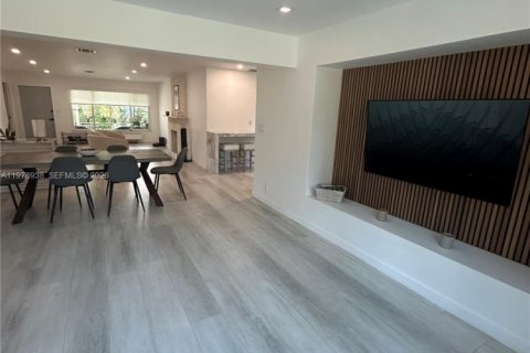 Купить виллу или дом в Холливуд, Флорида 3 спальни, 141.21м2, № 2046308 - фото 7