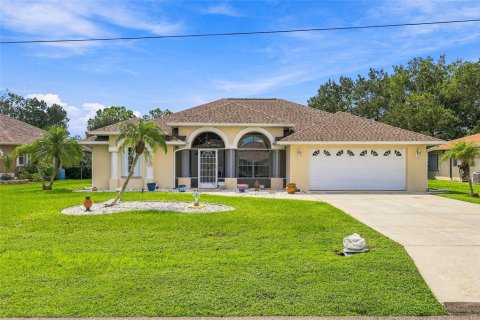 Villa ou maison à Punta Gorda, Floride 3 chambres, 196.77 m2 № 2371245