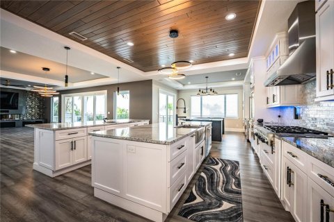 Villa ou maison à vendre à Saint Pete Beach, Floride: 4 chambres, 465.35 m2 № 2098447 - photo 16