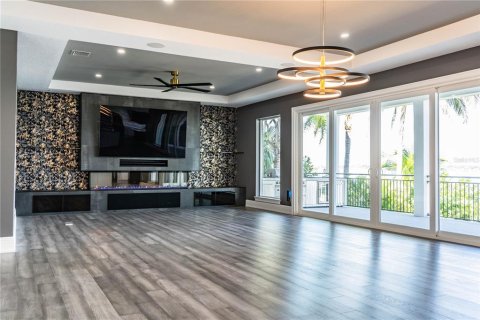 Villa ou maison à vendre à Saint Pete Beach, Floride: 4 chambres, 465.35 m2 № 2098447 - photo 5