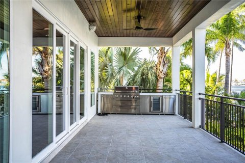 Villa ou maison à vendre à Saint Pete Beach, Floride: 4 chambres, 465.35 m2 № 2098447 - photo 25