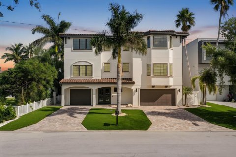 Villa ou maison à Saint Pete Beach, Floride 4 chambres, 465.35 m2 № 2098447