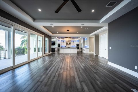 Villa ou maison à vendre à Saint Pete Beach, Floride: 4 chambres, 465.35 m2 № 2098447 - photo 7