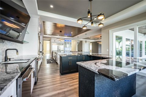 Villa ou maison à vendre à Saint Pete Beach, Floride: 4 chambres, 465.35 m2 № 2098447 - photo 19