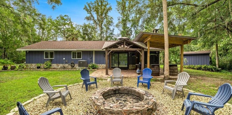 House in Homosassa, Florida 3 bedrooms, 133.41 sq.m. № 1821483