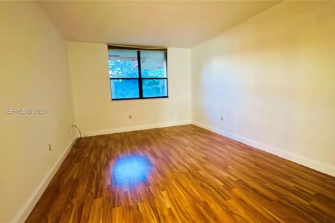 Copropriété à louer à North Miami Beach, Floride: 2 chambres, 130.06 m2 № 2421076 - photo 10