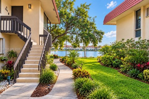 Copropriété à louer à North Miami Beach, Floride: 2 chambres, 130.06 m2 № 2421076 - photo 29