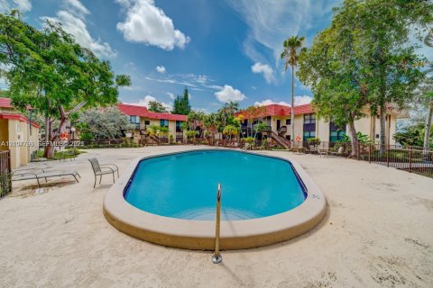 Copropriété à louer à North Miami Beach, Floride: 2 chambres, 130.06 m2 № 2421076 - photo 22