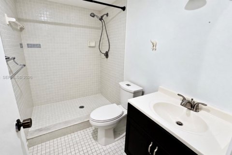 Copropriété à louer à North Miami Beach, Floride: 2 chambres, 130.06 m2 № 2421076 - photo 15