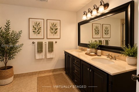 Copropriété à louer à North Miami Beach, Floride: 2 chambres, 130.06 m2 № 2421076 - photo 9