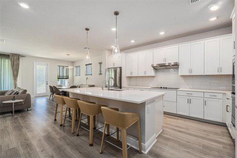 Casa en alquiler en Tarpon Springs, Florida, 5 dormitorios, 265.51 m2 № 1905094 - foto 16