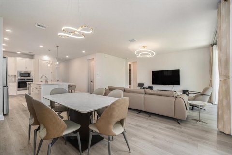 Casa en alquiler en Tarpon Springs, Florida, 5 dormitorios, 265.51 m2 № 1905094 - foto 14