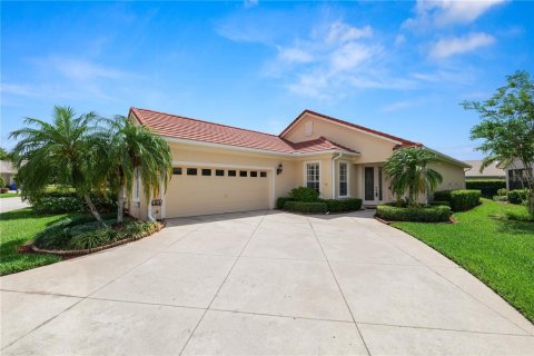 House in Lakeland, Florida 2 bedrooms, 178.65 sq.m. № 1725205 - photo 1