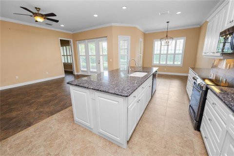 House in Lakeland, Florida 2 bedrooms, 178.65 sq.m. № 1725205 - photo 15